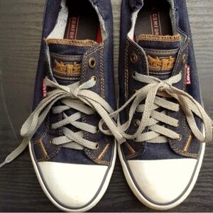ADORABLE Levi's Red Tag Denim / Jean Sneakers - Ladies’ Sz 8.